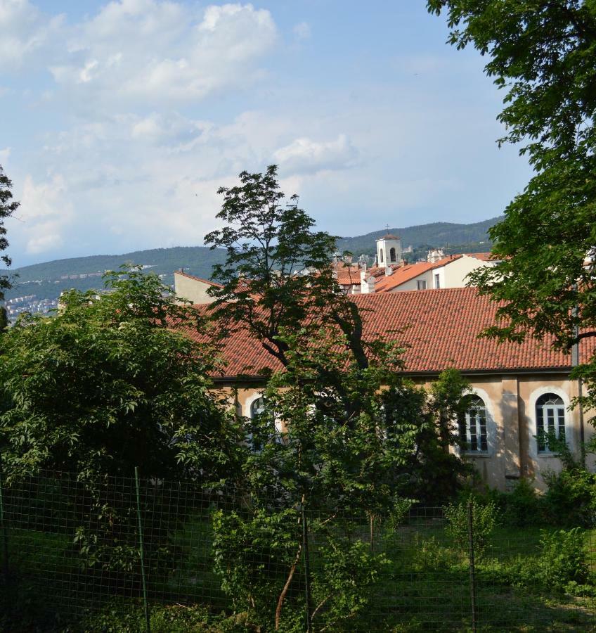 Casa Vacanze All'Angolo Trieste Exteriör bild